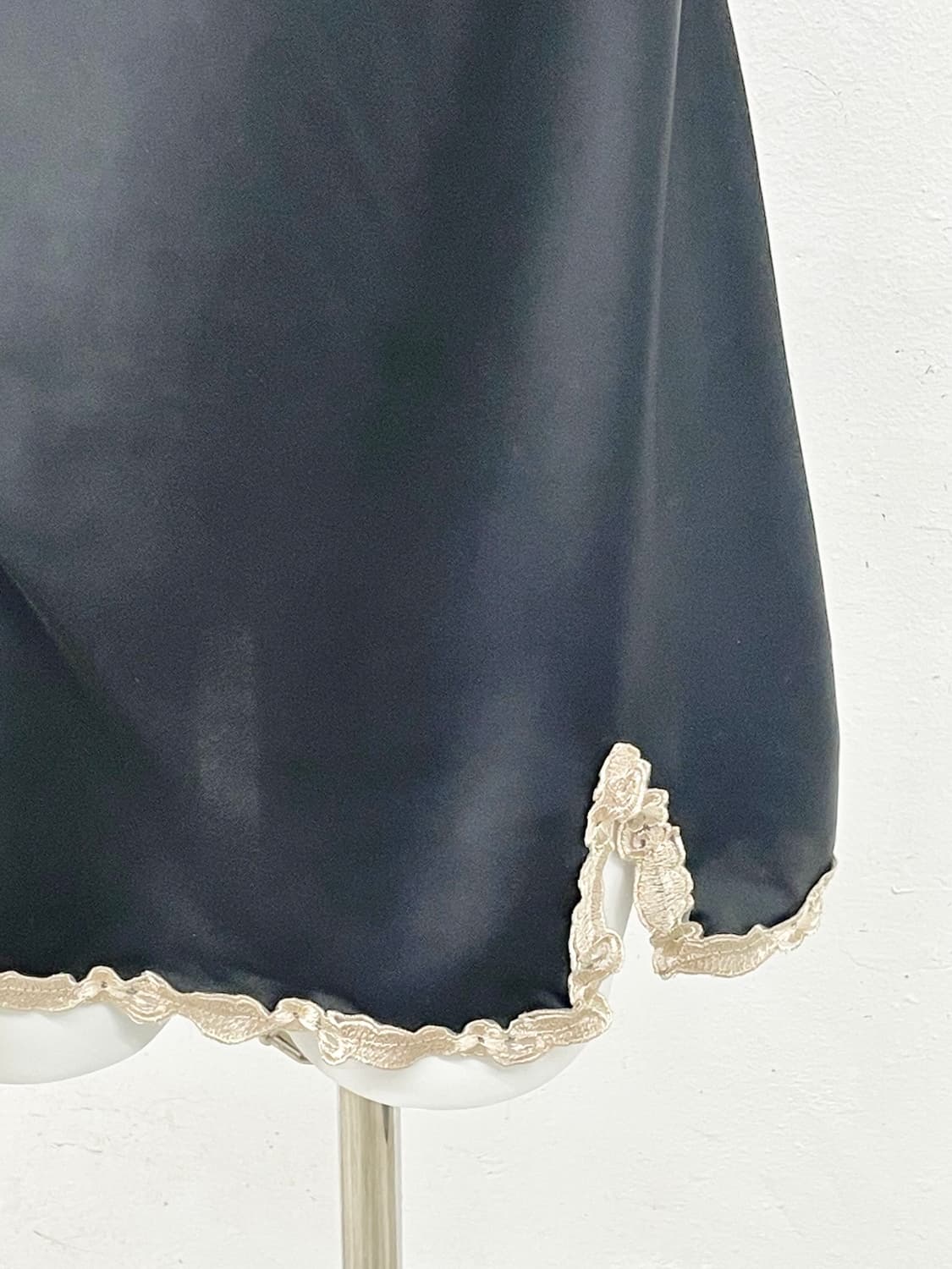 블랙 새틴 레이스 슬립 상품이미지3