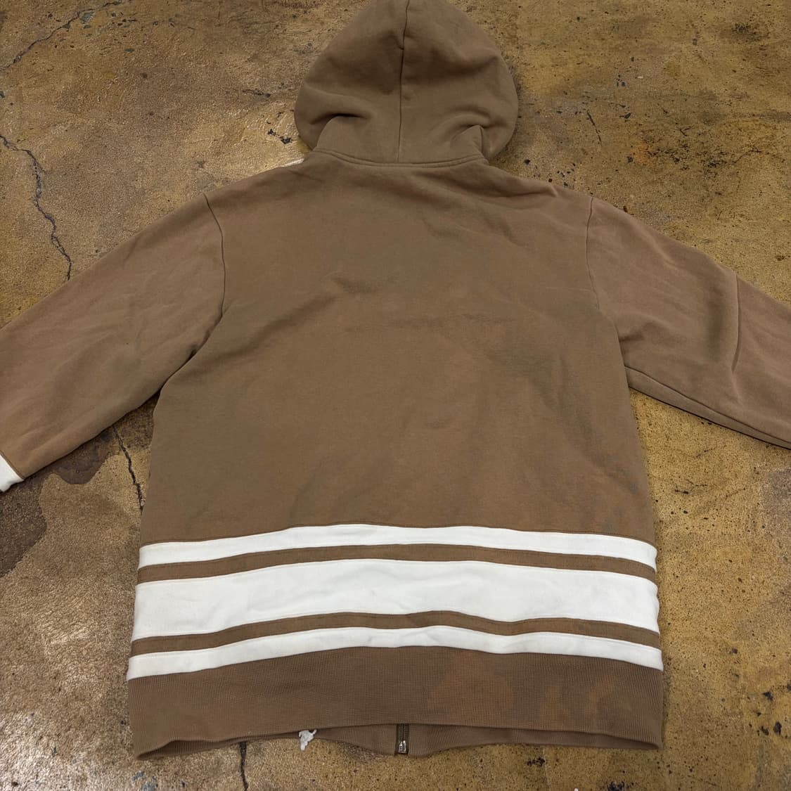 아디다스 브라운 털 울프 후드집업 100 상품이미지4