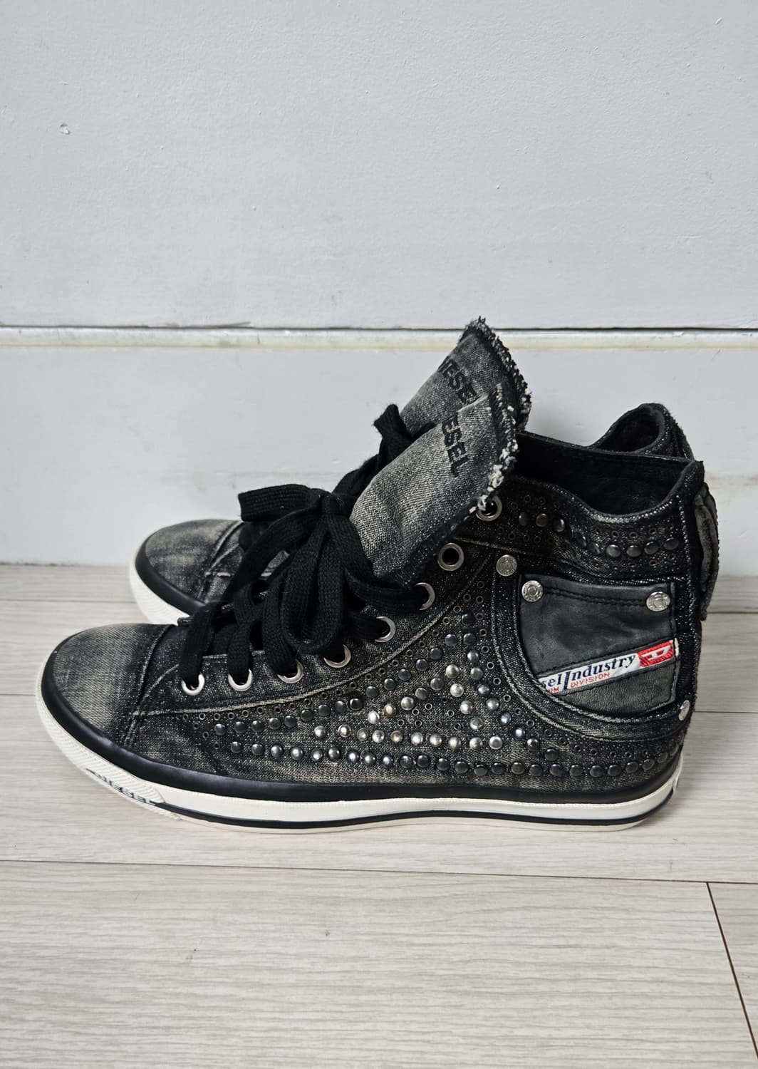 디젤 스터드 데님하이탑 스니커즈 245 상품이미지3