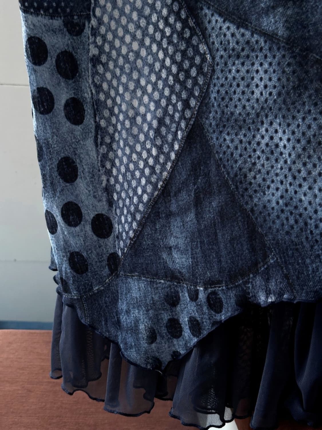 Sheer fabric fake layered sleeveless top 상품이미지4