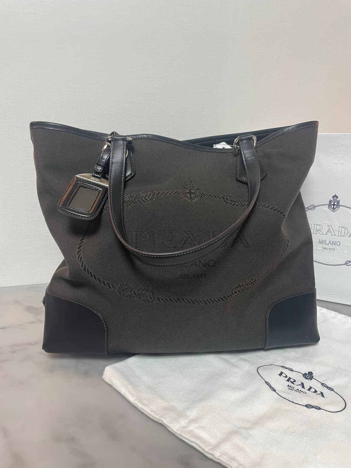 [감정완료] 프라다 스웨이드 로고 숄더백 토트백 상품이미지4