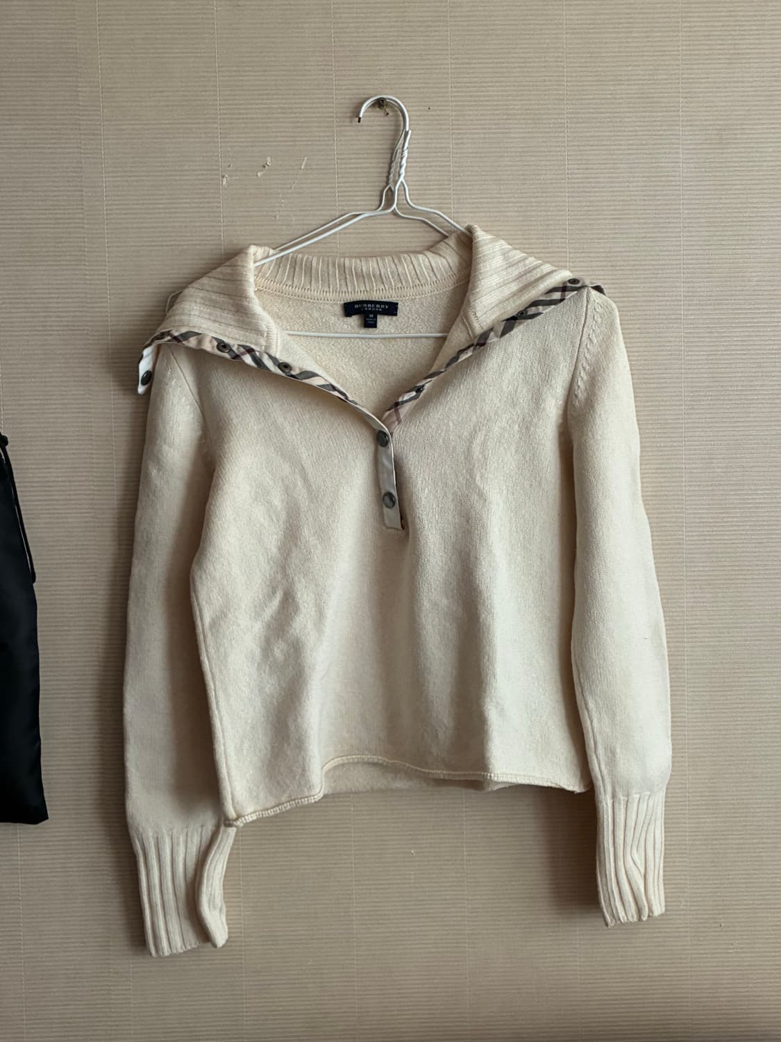 버버리 버튼 집업 니트 스웨터 상품이미지1