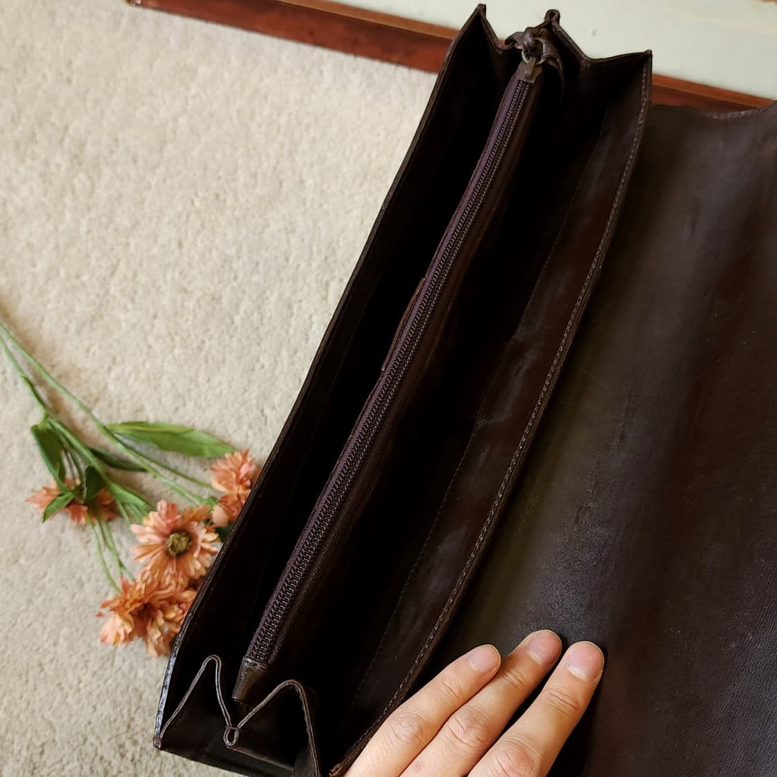 90s 트루사르디 가죽 클러치백 다크브라운 헤비레더 메탈 버클 상품이미지7