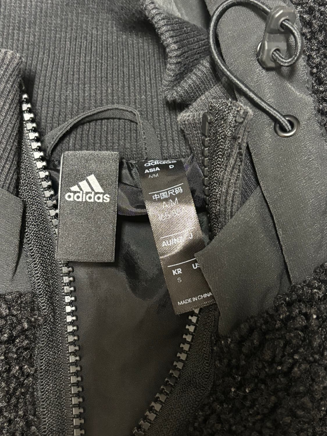 아디다스 삼선 뽀글이 크롭 자켓 상품이미지3