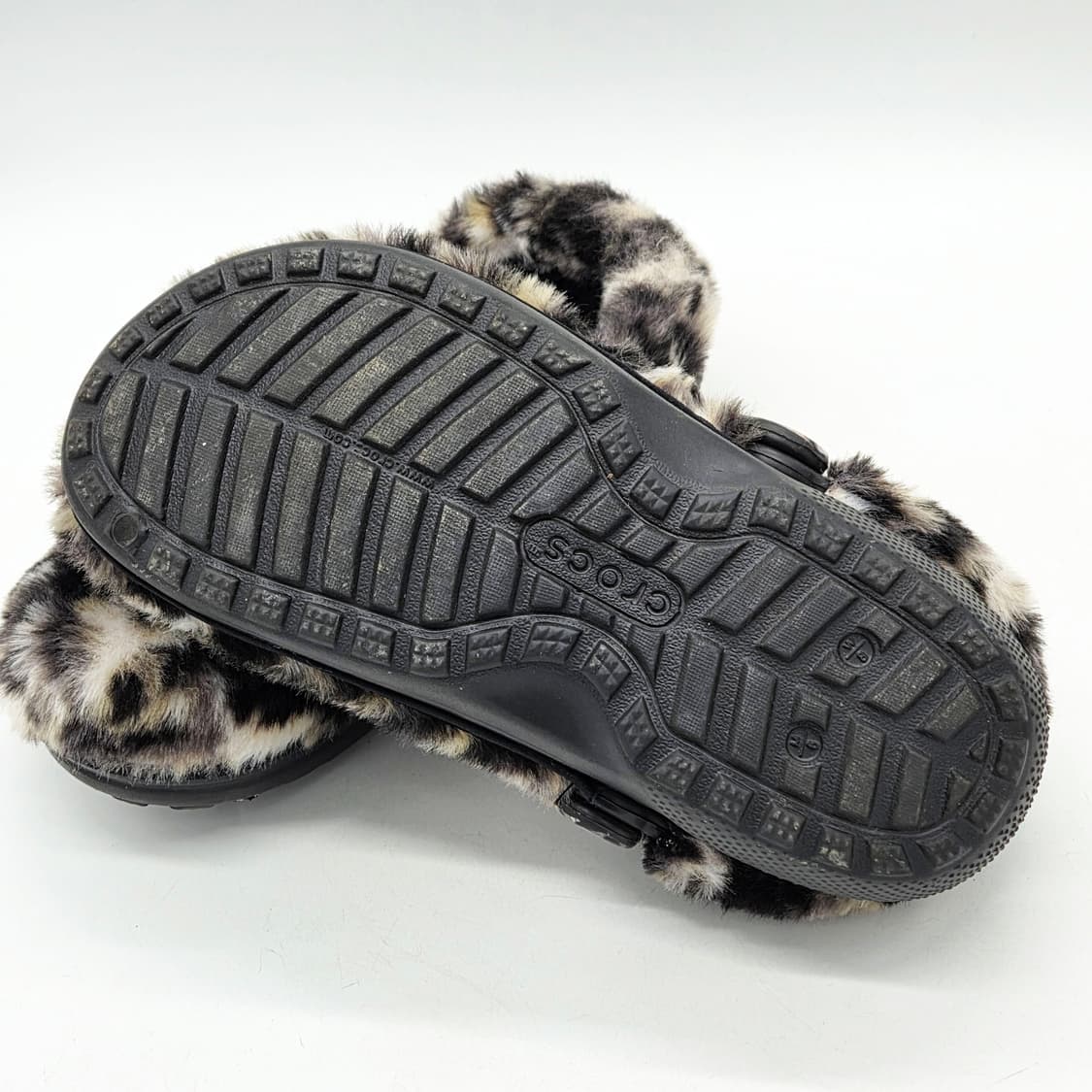  크록스 클래식 퍼 슈어 클로그 블랙 멀티 (M6 W8)   상품이미지3