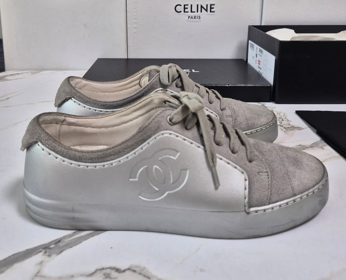 (정품) 샤넬 로우탑 스웨이드 스니커즈 36.5 상품이미지3