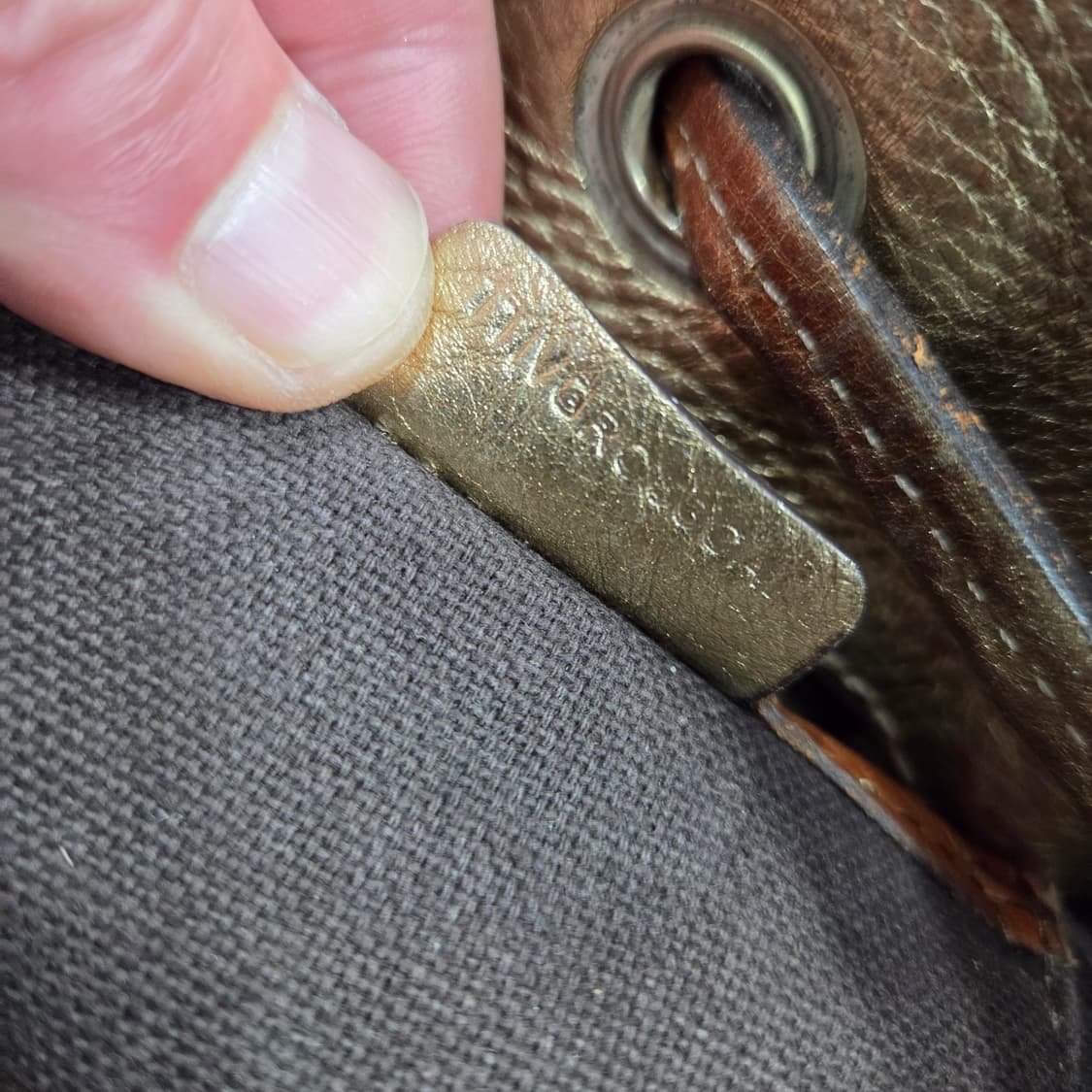 버버리 버킷 숄더 상품이미지8