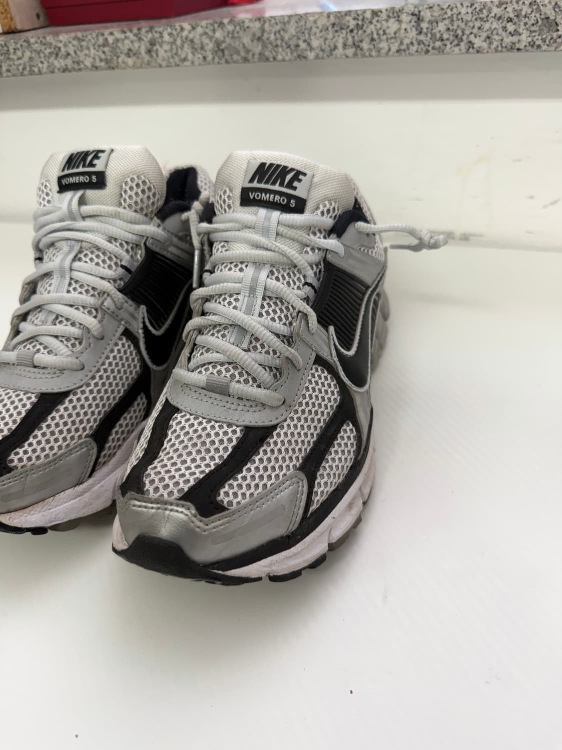 정품) 나이키 줌 보메로 5 운동화 260 상품이미지2