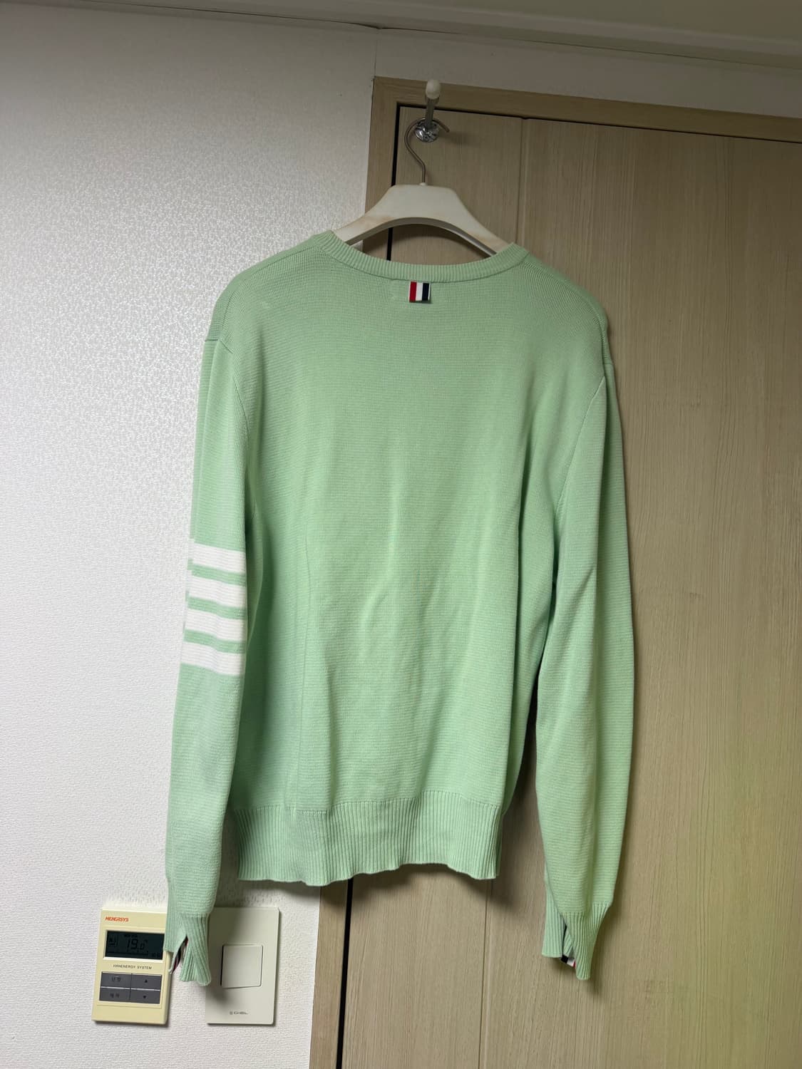 [4] 톰브라운 밀라노스티치 사선완장 민트 그린 니트 상품이미지8