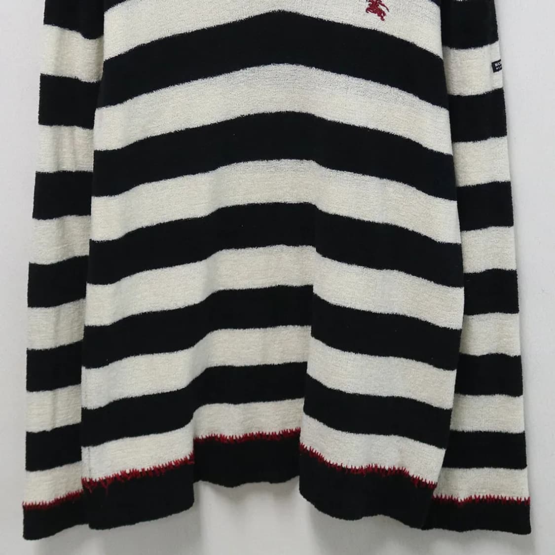 버버리 블랙라벨 스트라이프 브이넥 니트 61293 상품이미지4