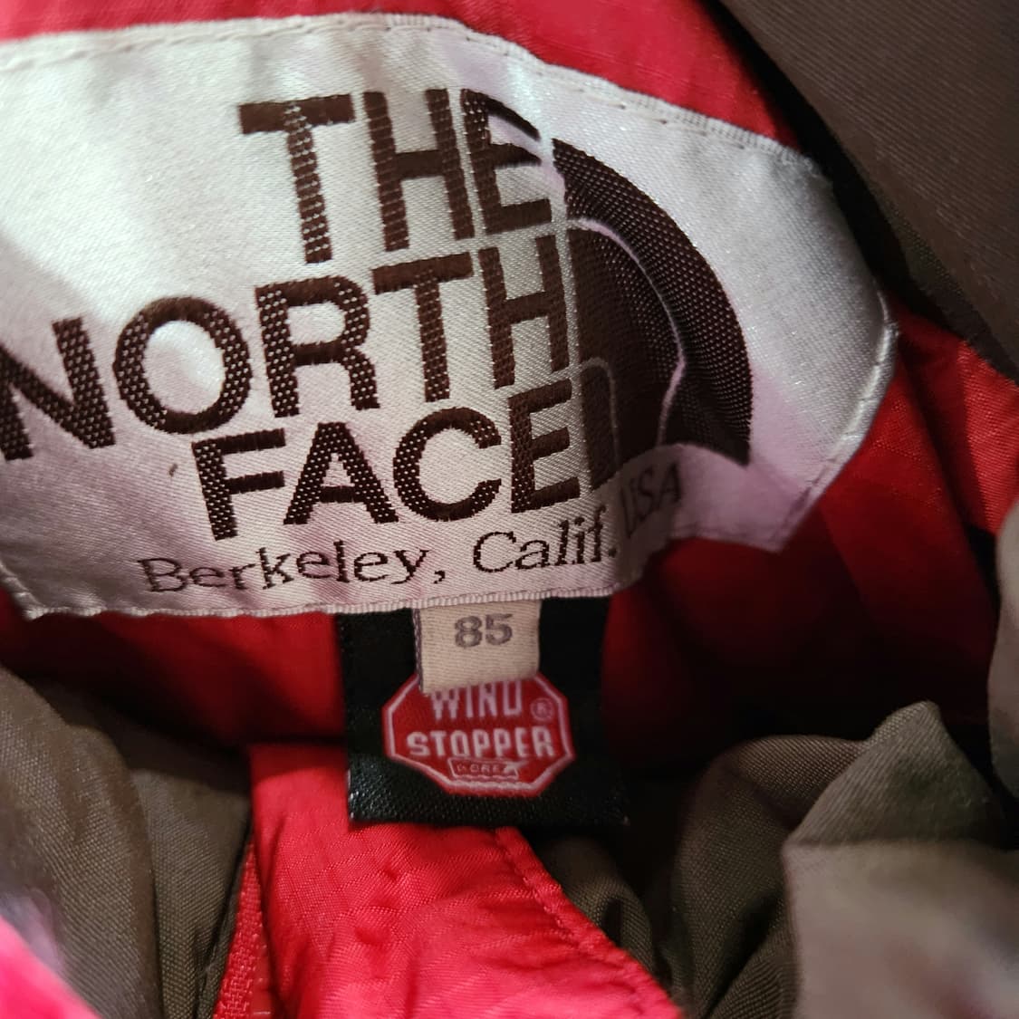 노스페이스 800 발토로 패딩 (브라운/레드) 상품이미지6