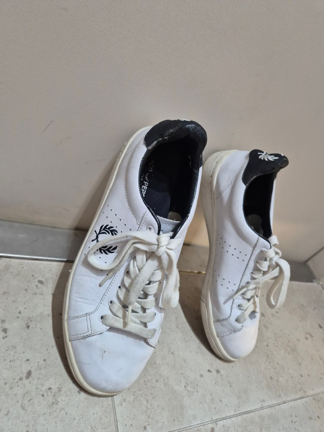 260 프레드페리 화이트 스니커즈 상품이미지3