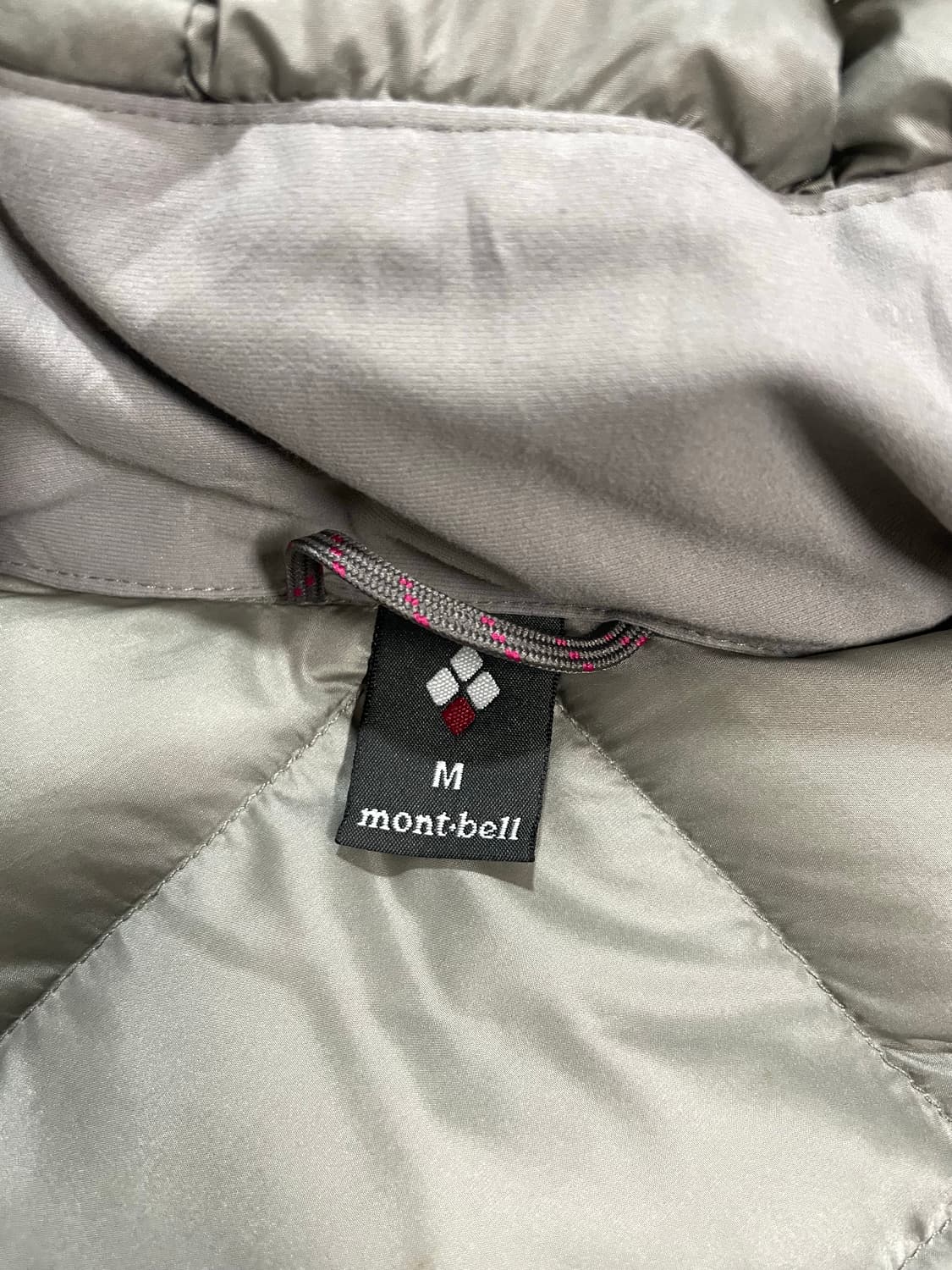 몽벨 재팬 다이아몬드 퀼팅 구스다운 후디드 경량패딩 상품이미지7