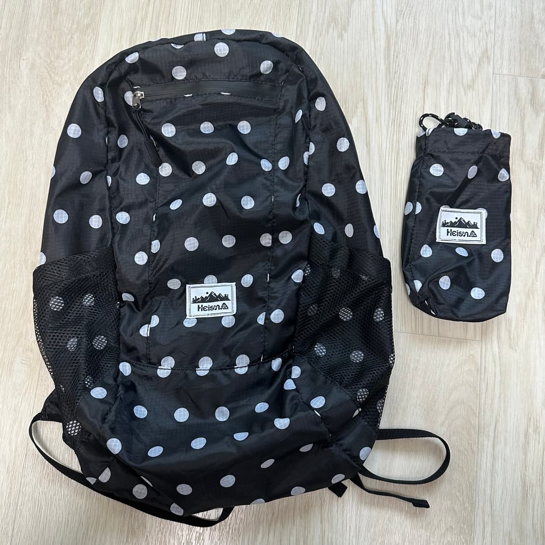 하이산 초경량 도트 백팩 블랙 상품이미지1