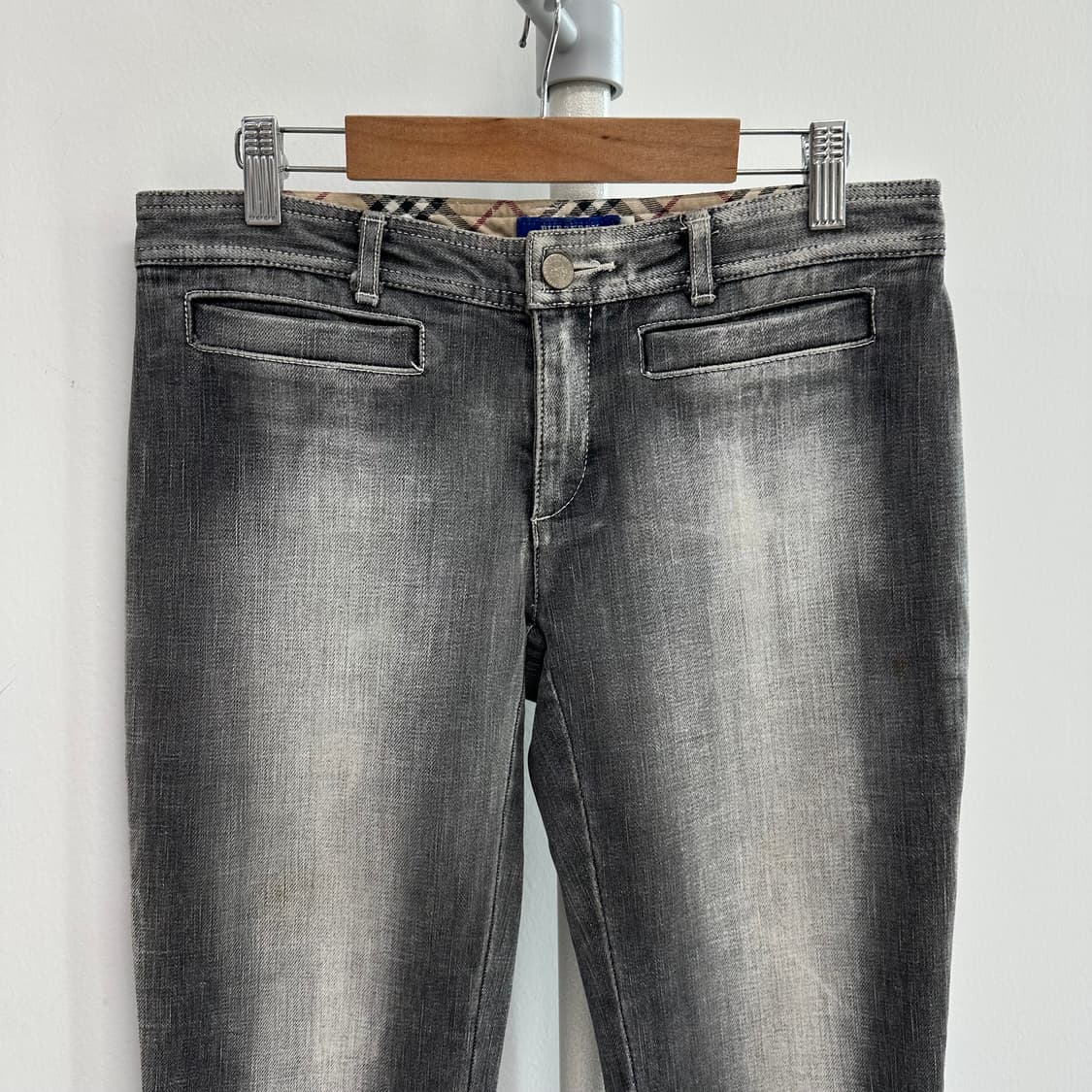 버버리 부츠컷 워싱진 데님팬츠 상품이미지2