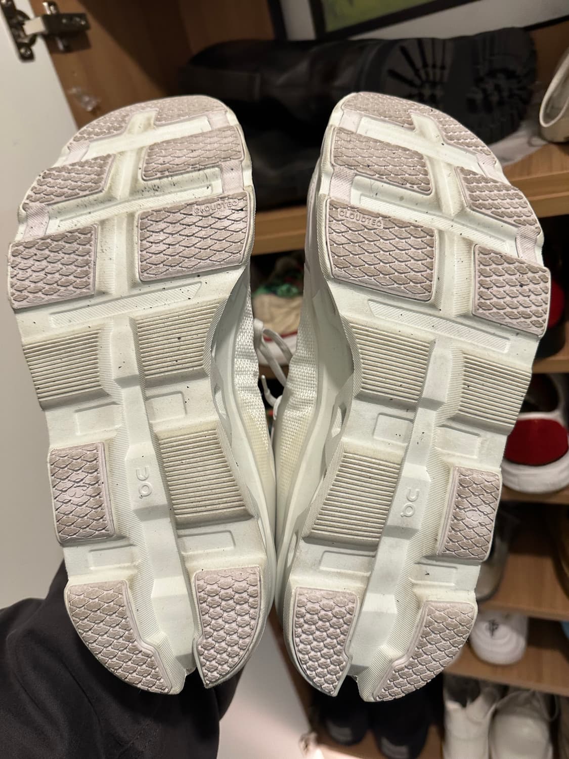 온러닝 포스트아카이브팩션 300 상품이미지4