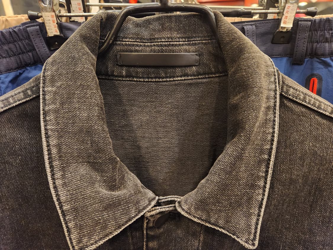 띠어리 흑청 데님 트러커 상품이미지2