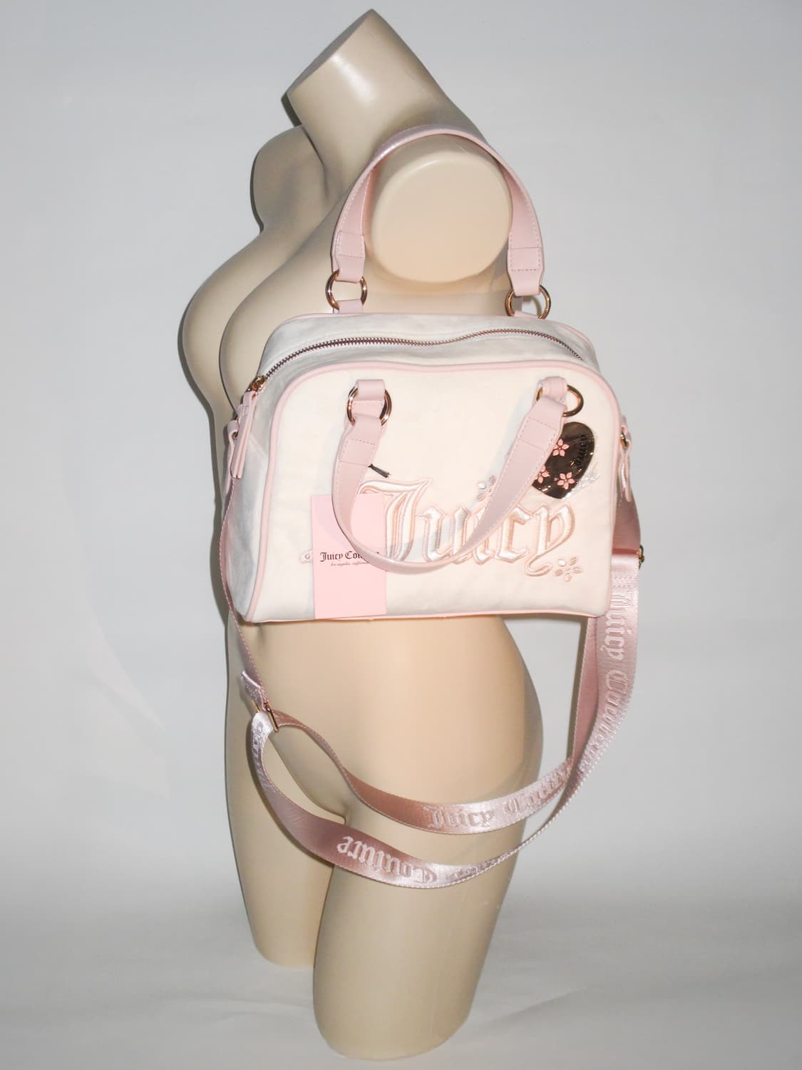 쥬시 꾸뛰르 스쿨백 스타일 크림&핑크 벨로아 토트백  + 하트 챰 상품이미지4