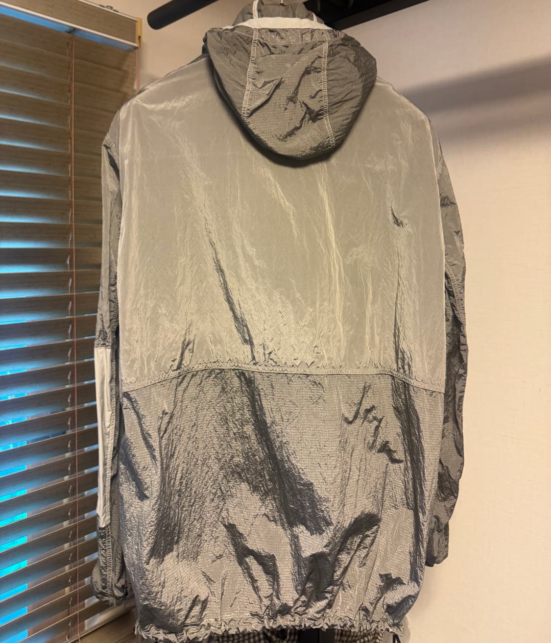 스톤아일랜드 와트로 나일론 메탈 자켓 그레이 3xl 상품이미지3