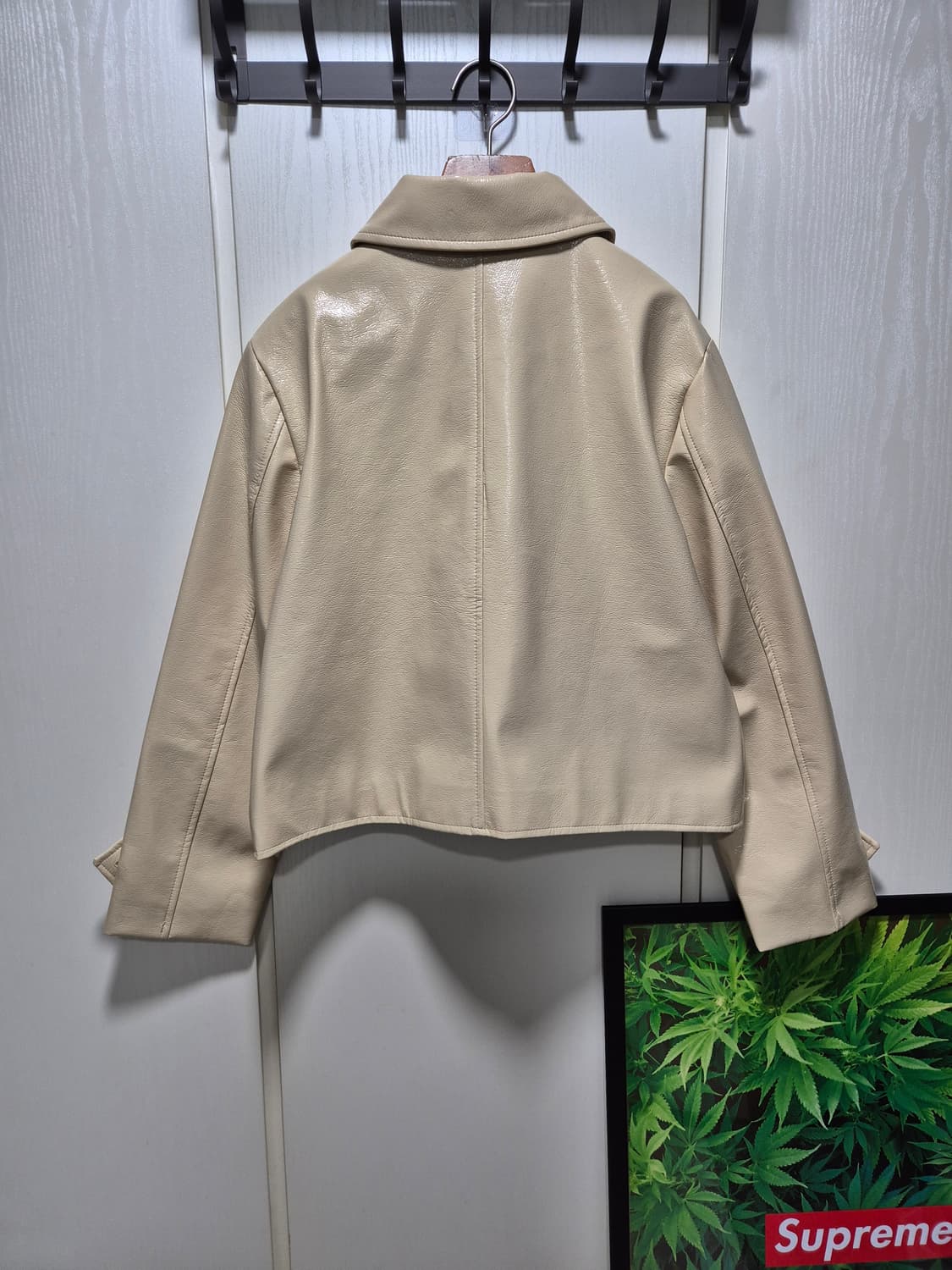 (새상품)아이보리 크롭 광택 레더자켓 상품이미지10