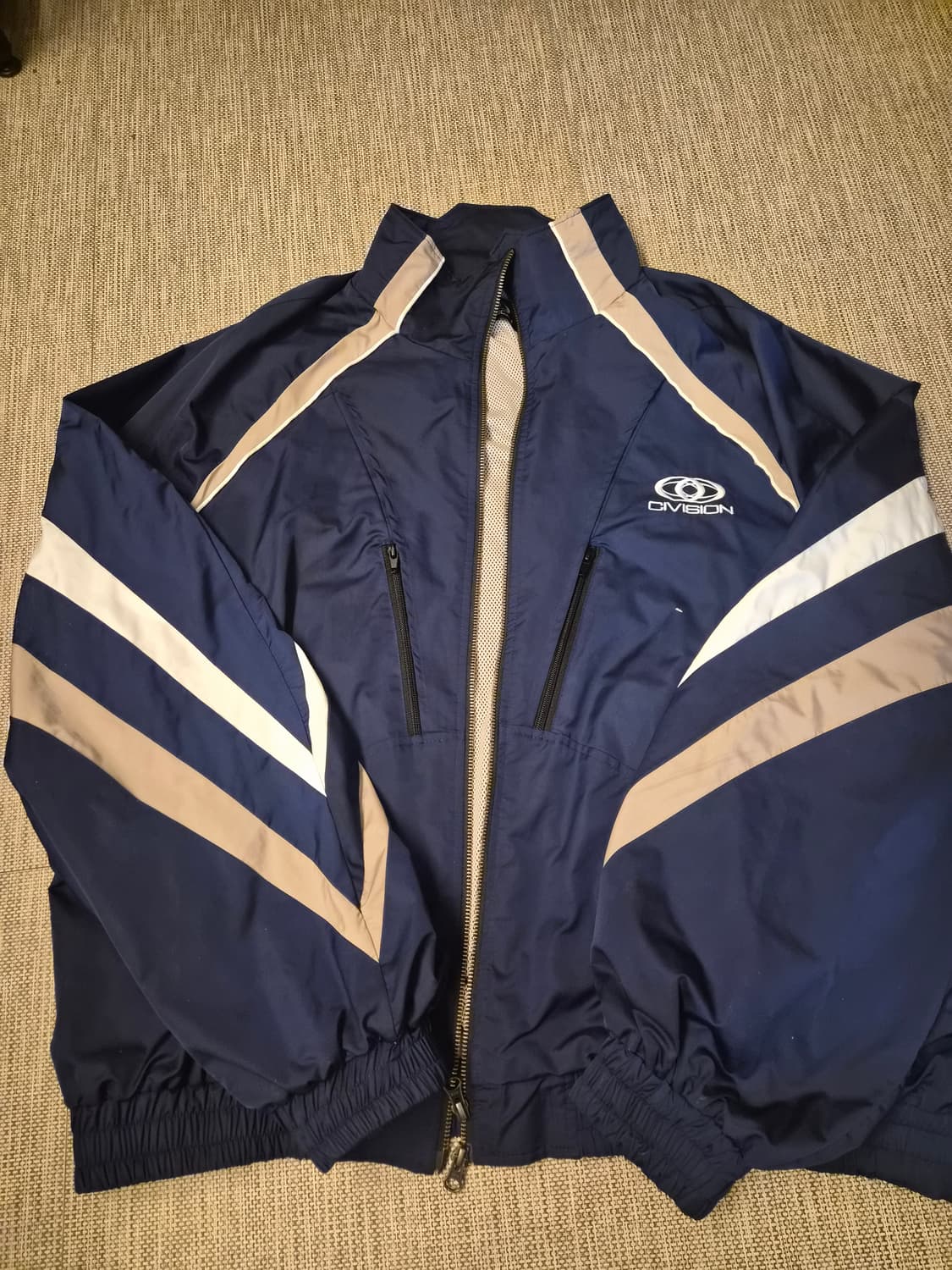 Civision 트랙 상의 희귀매물 상품이미지1