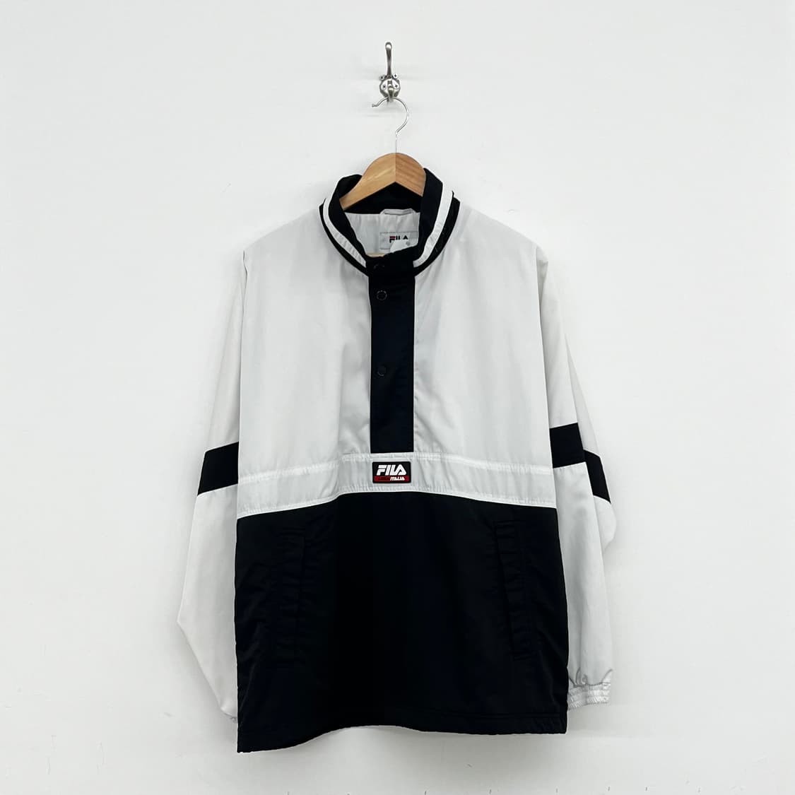 휠라 FILA 아노락 바람막이 화이트 블랙 남L 상품이미지1