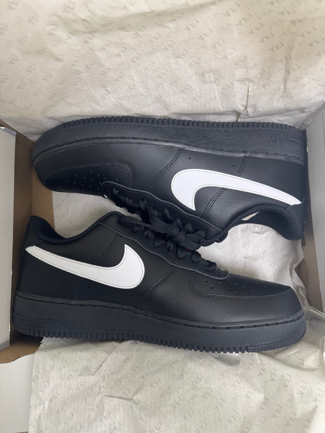 나이키 에어포스 1 로우 블랙 화이트 290 새상품 상품이미지1