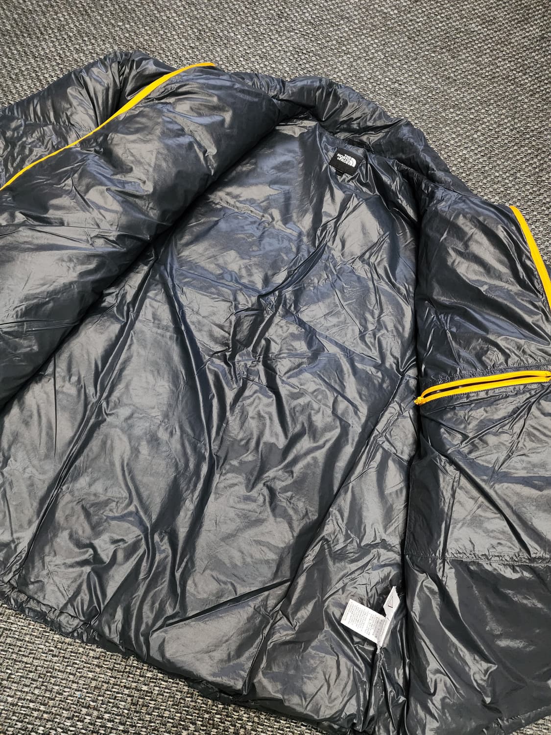 노스페이스 그레이 경량 패딩 상품이미지4