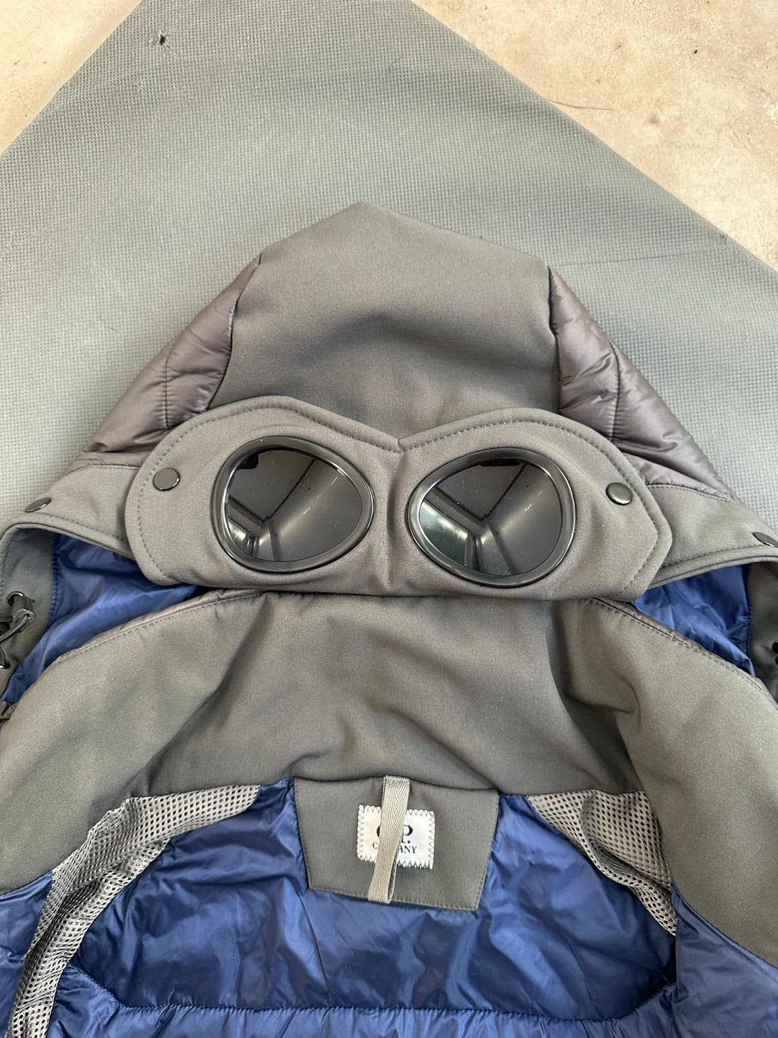 씨피컴퍼니 고글 패딩 자켓 46(90-95) 상품이미지8