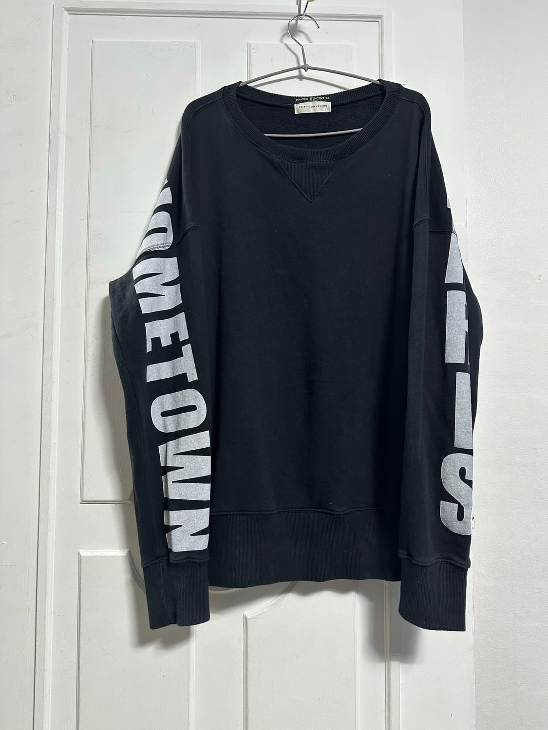 페이스커넥션 파리 맨투맨 상품이미지1