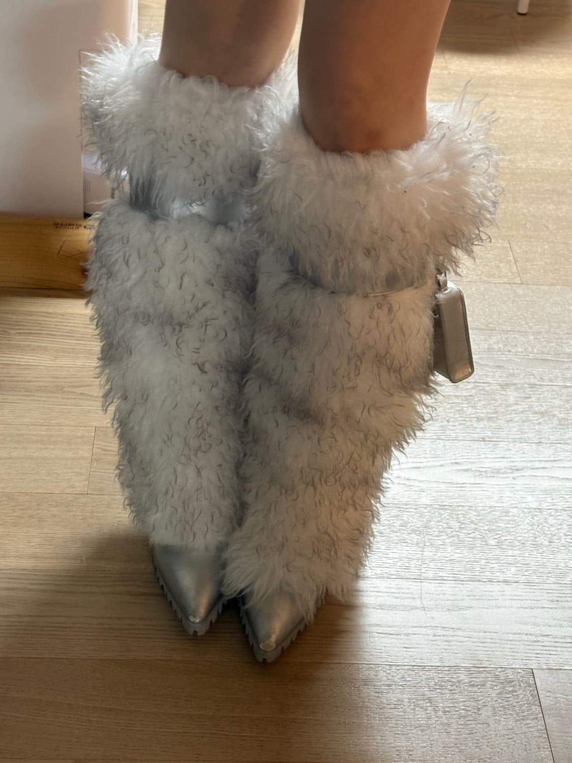 Yello 옐로 이에로 퍼 부츠 힐 화이트 실버 상품이미지3