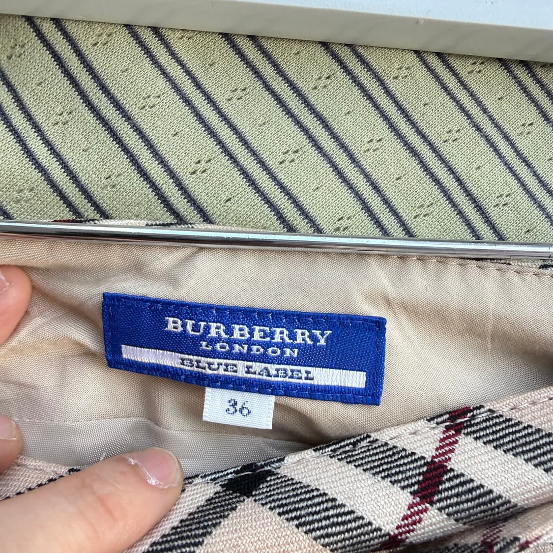 버버리 블루라벨 베이지 노바체크 벨티드 미디스커트 상품이미지7