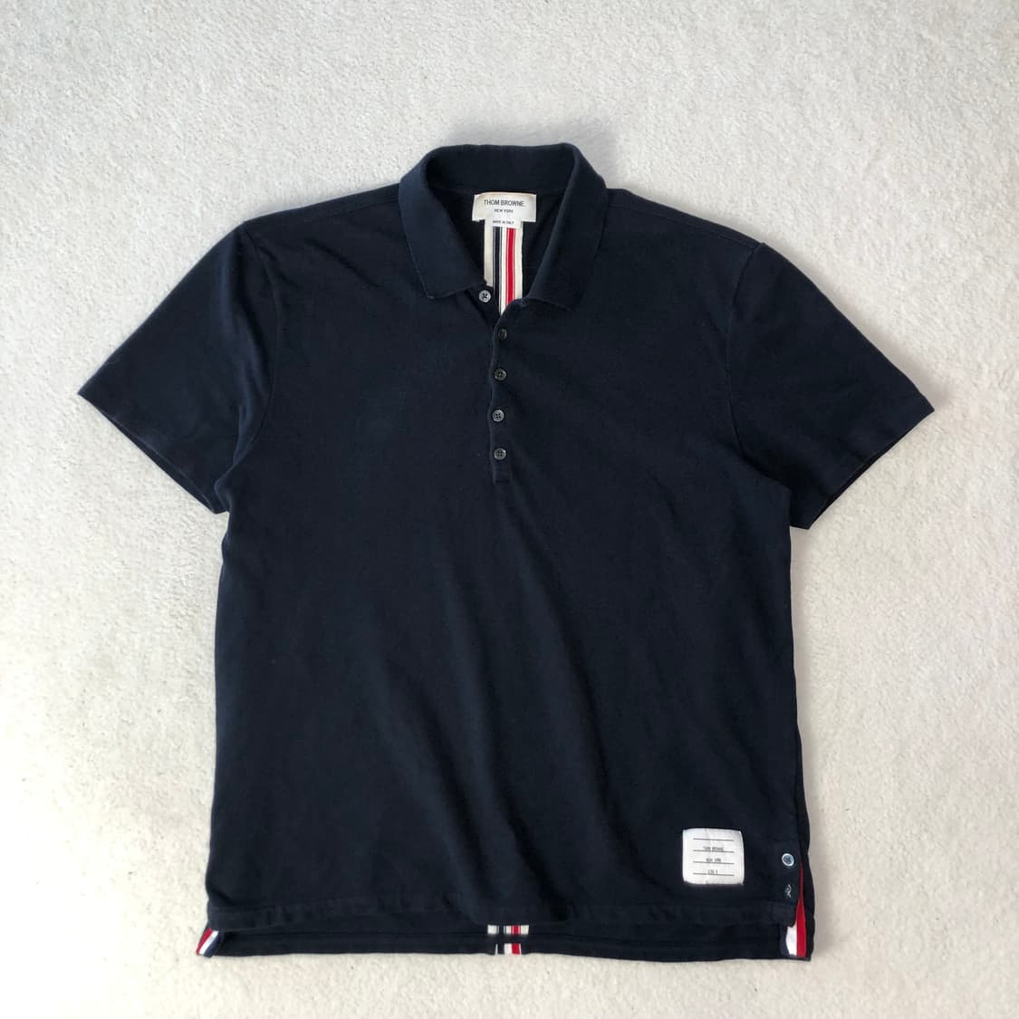 톰브라운 백삼선 카라티  상품이미지1