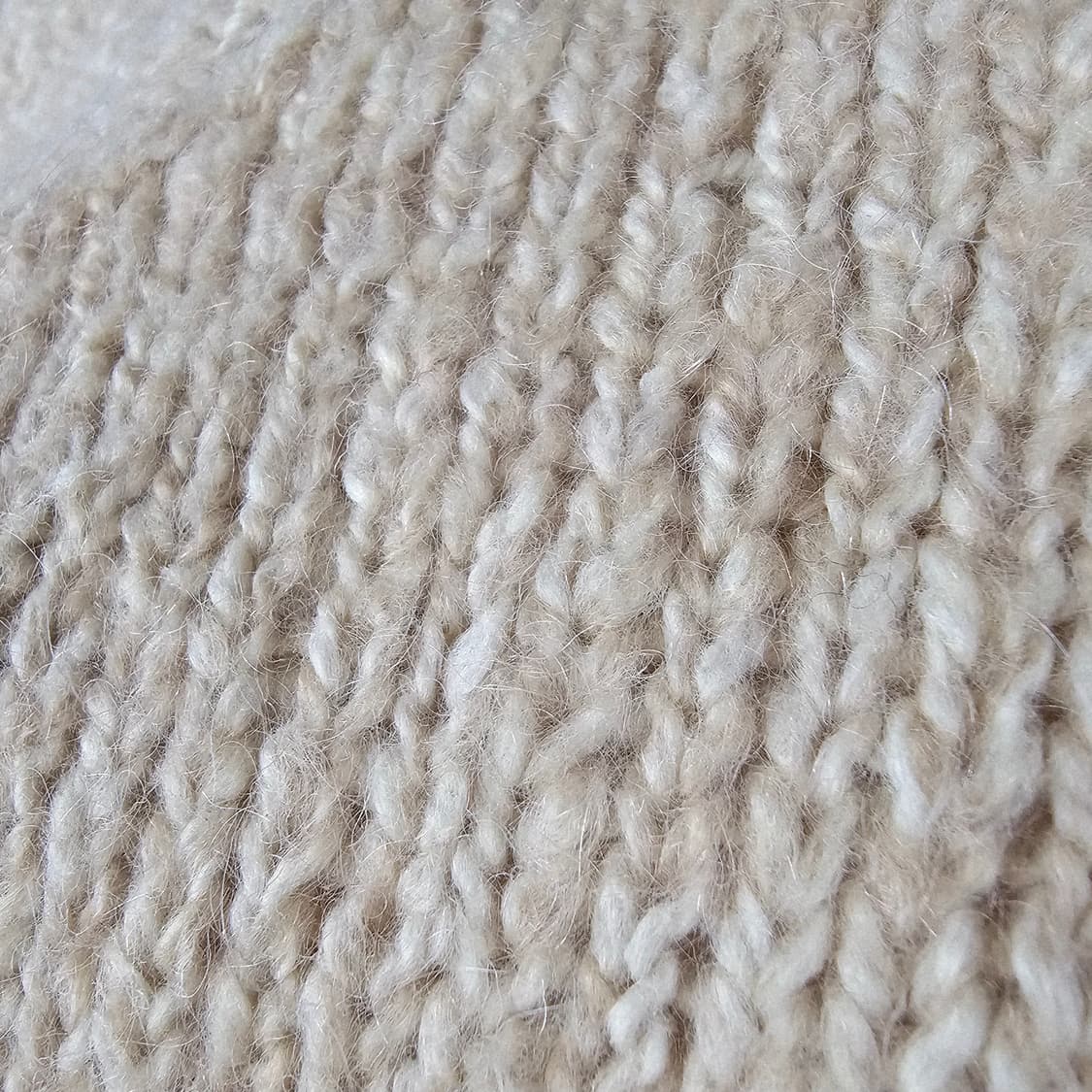 모헤어 울혼방 루즈핏 베이지 보카시 니트  상품이미지8