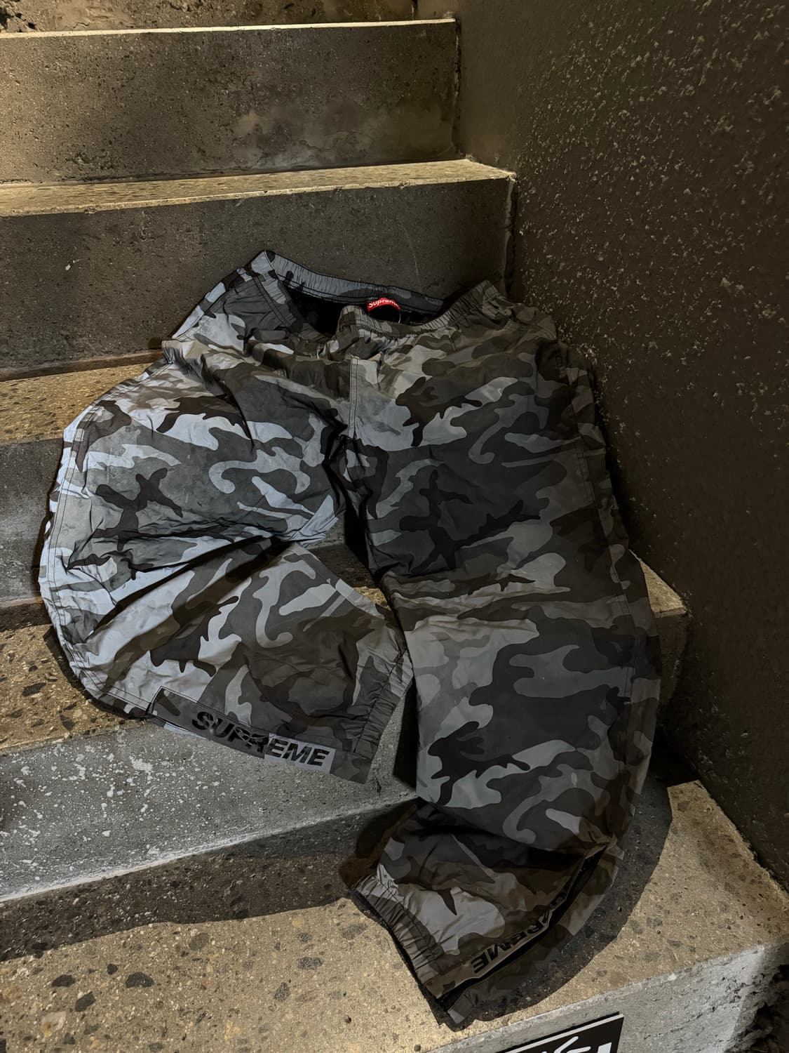 슈프림 리플렉티브 웜업팬츠  상품이미지2