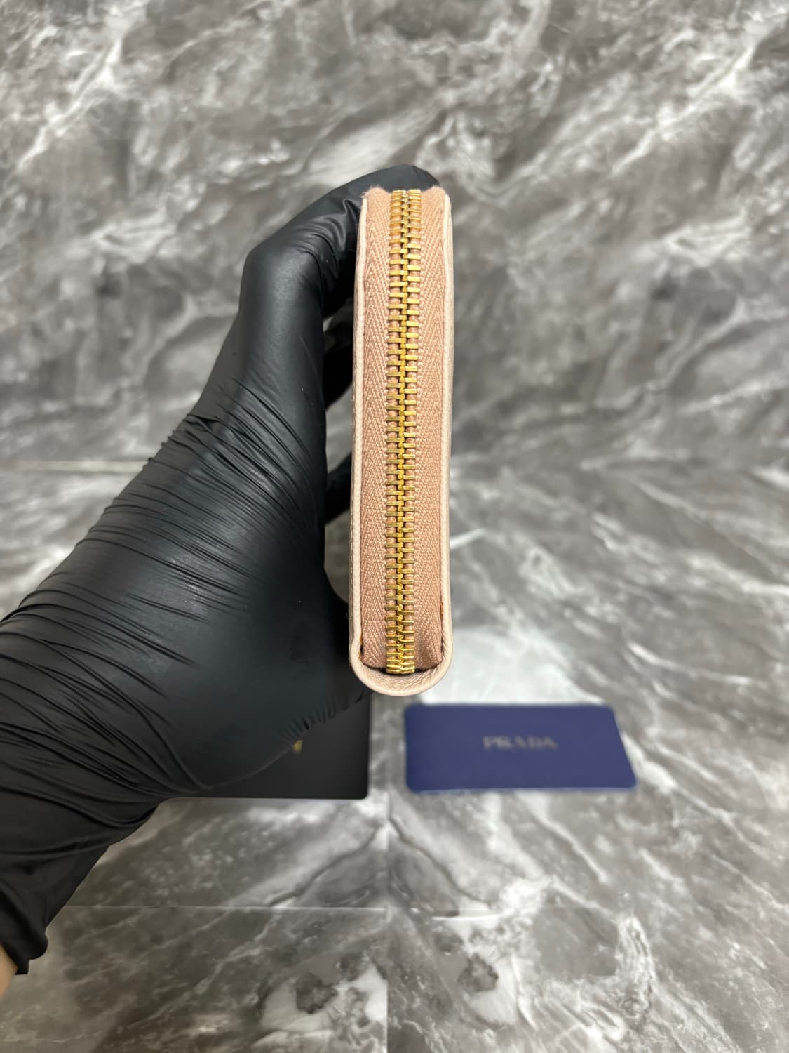 프라다 사피아노 금장로고 지퍼돌이 장지갑 상품이미지5