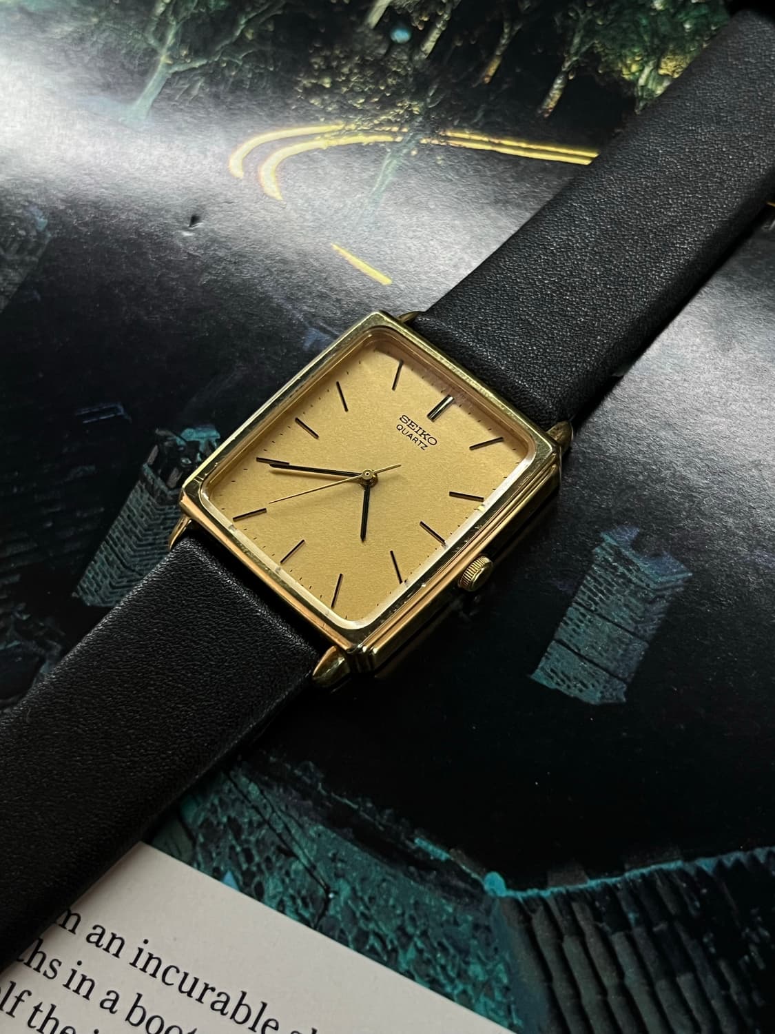 Vintage Seiko Quartz Tank Watch 상품이미지1