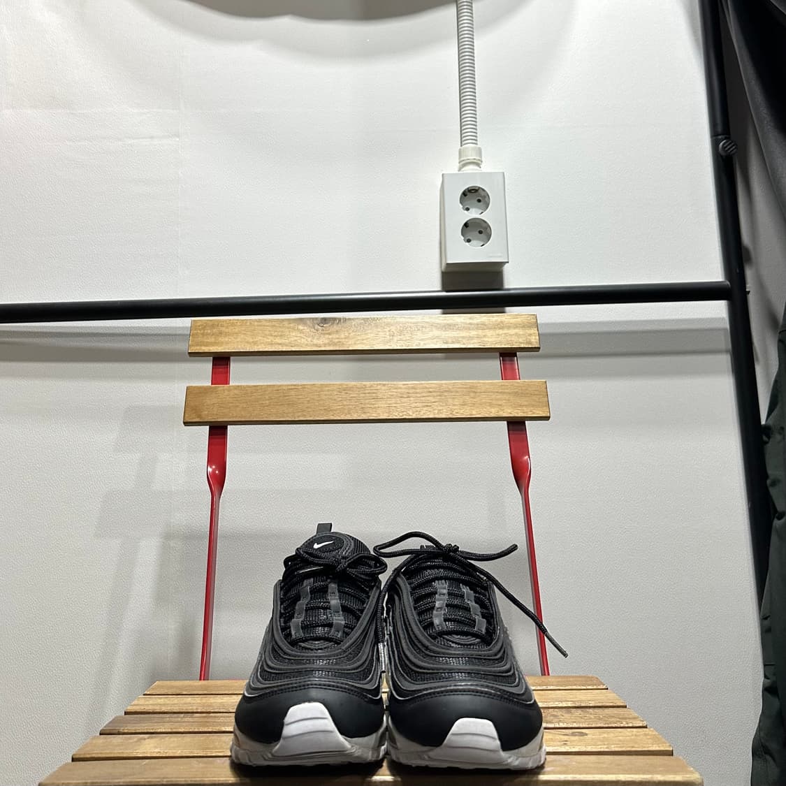 250) 나이키 운동화 남녀공용 신발 에어맥스 97 블랙 상품이미지2