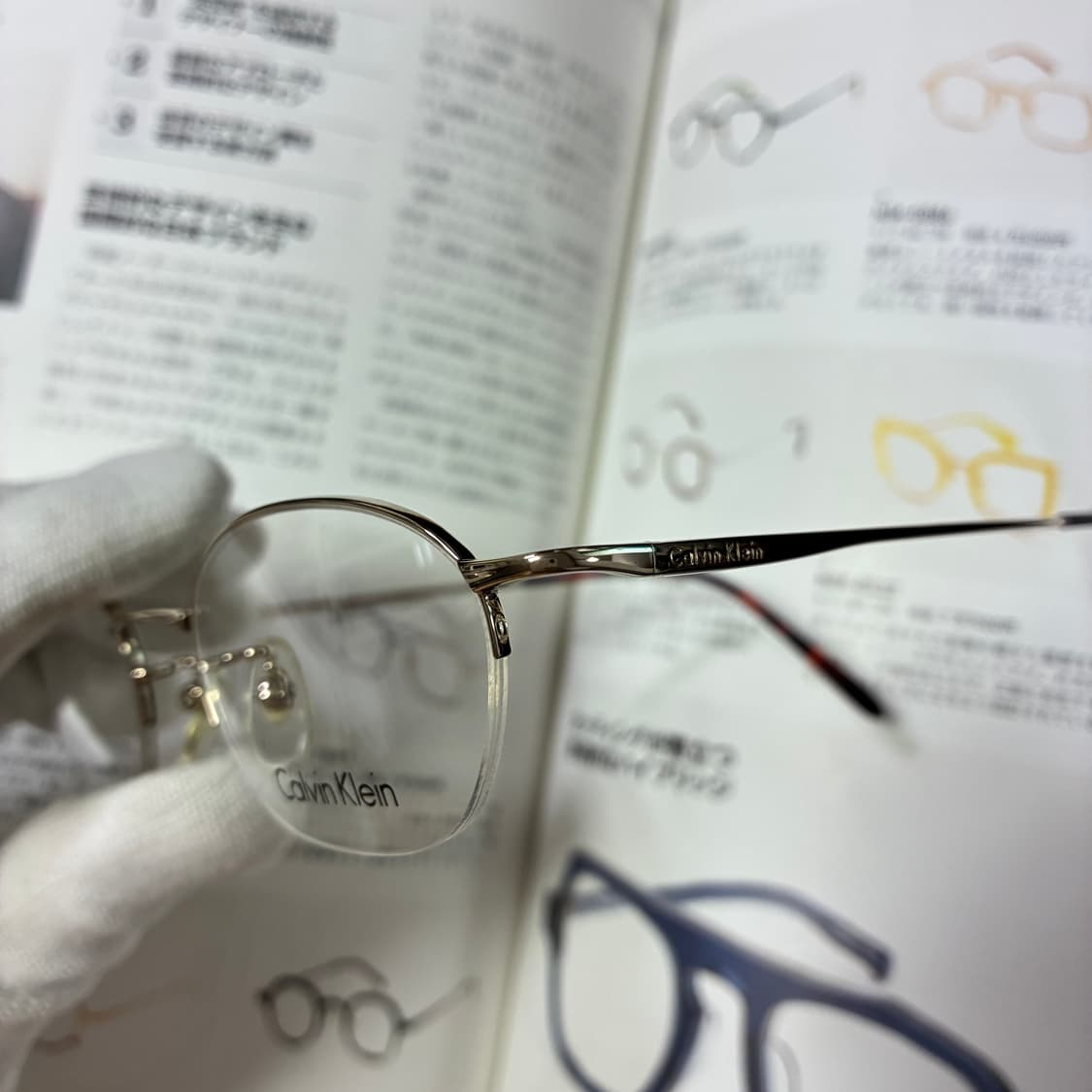 Calvin Klein 캘빈클라인 반무테 골드 티타늄 안경 상품이미지3