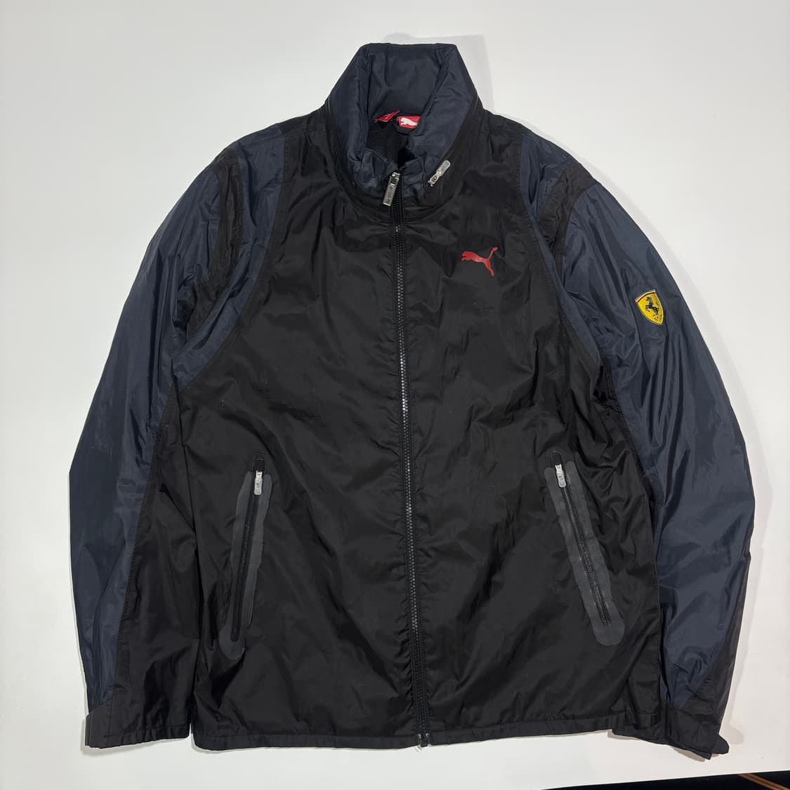푸마 페라리 로고 바람막이 자켓 상품이미지1