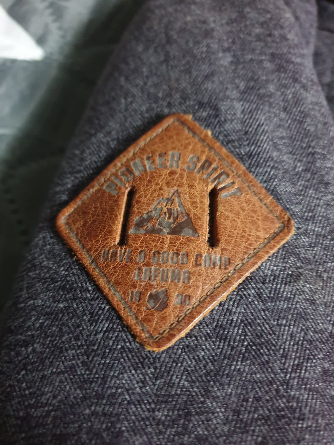 라푸마 슬림핏 구스다운 울 패딩 (S) 상품이미지3