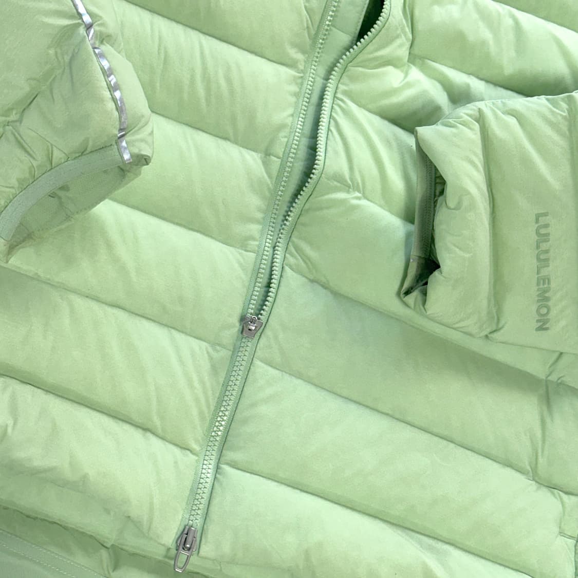 룰루레몬 내비게이션 다운 경량 패딩 상품이미지6