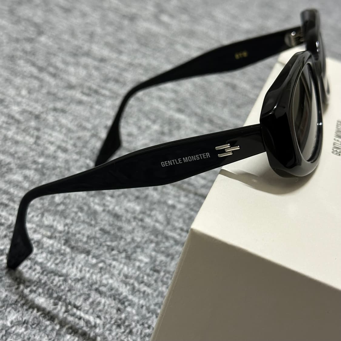 젠틀몬스터 oto 01 오토 01 블랙 선글라스 상품이미지7