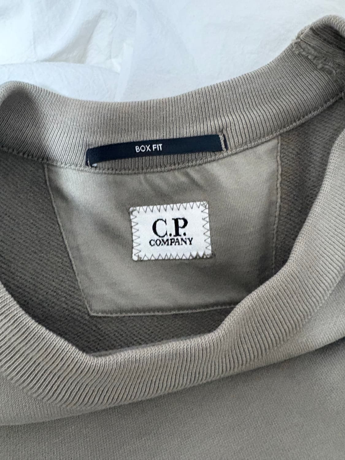 CP컴퍼니 카키 박스핏 맨투맨 M 상품이미지3