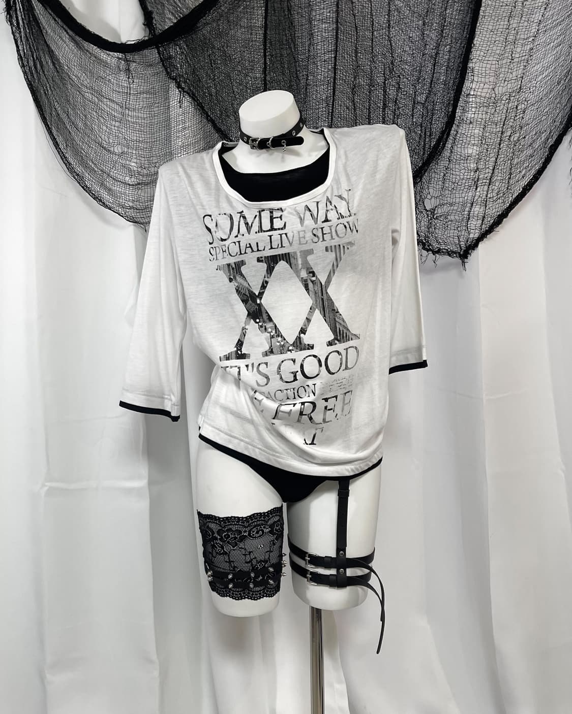 white lettering t-shirt 상품이미지1
