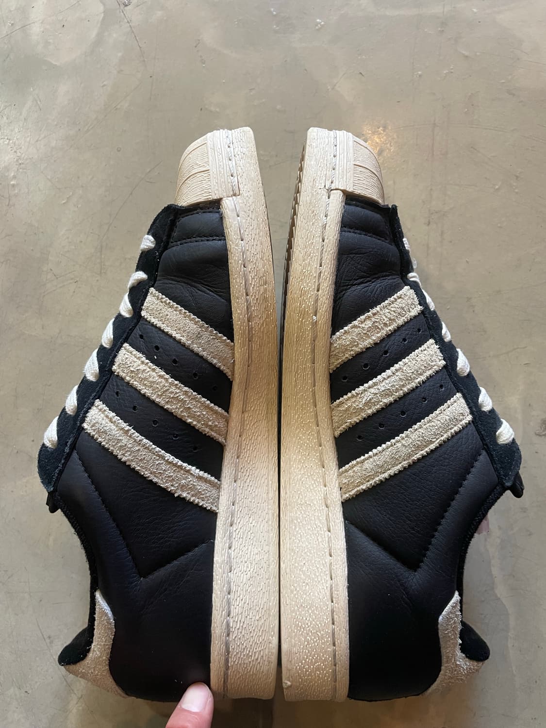 아디다스 슈퍼스타 82 블랙 화이트 상품이미지4