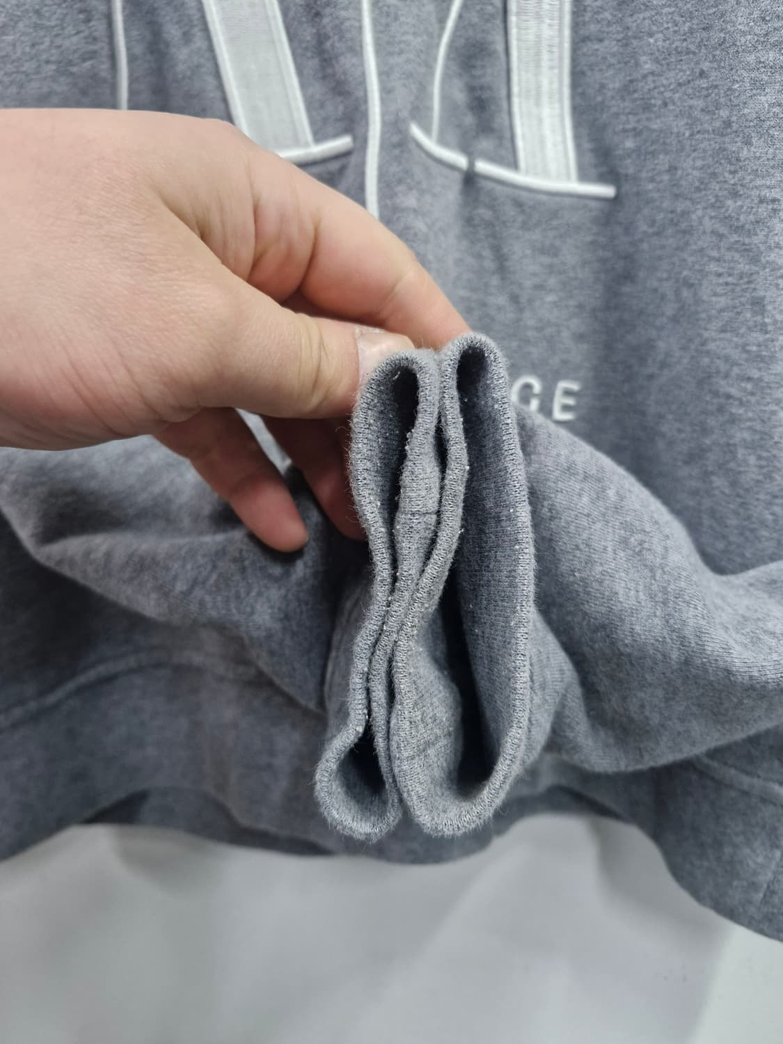 95M 알마니익스체인지 회색 후드티. 상품이미지4