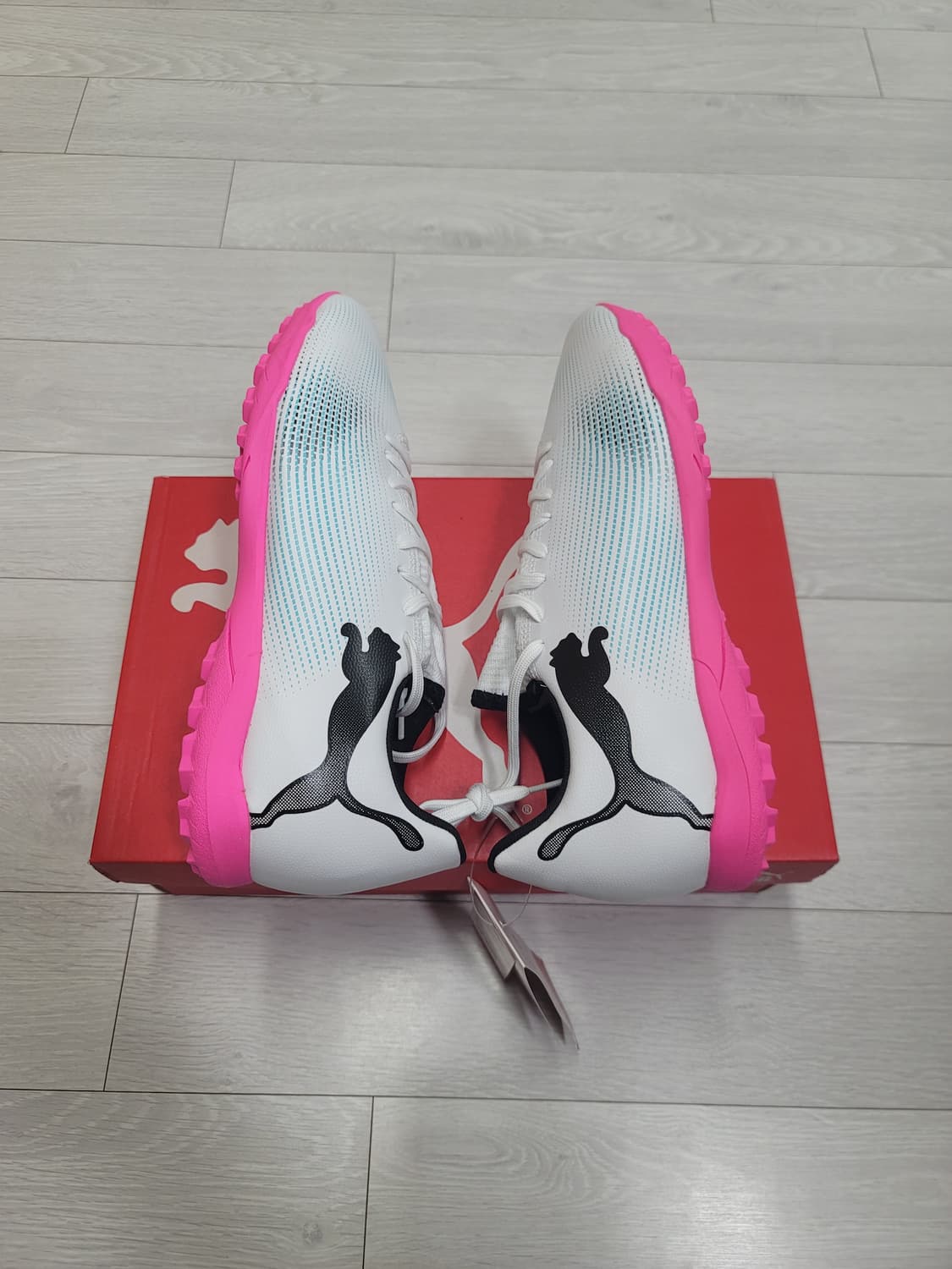 (275)푸마 풋살화 퓨처 7 플레이 TT[대전 직거래도 가능] 상품이미지1