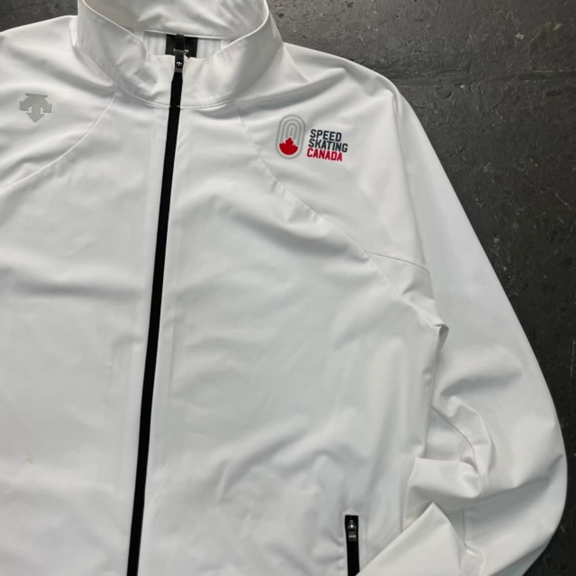 105 데상트 캐나다 집업 상품이미지2