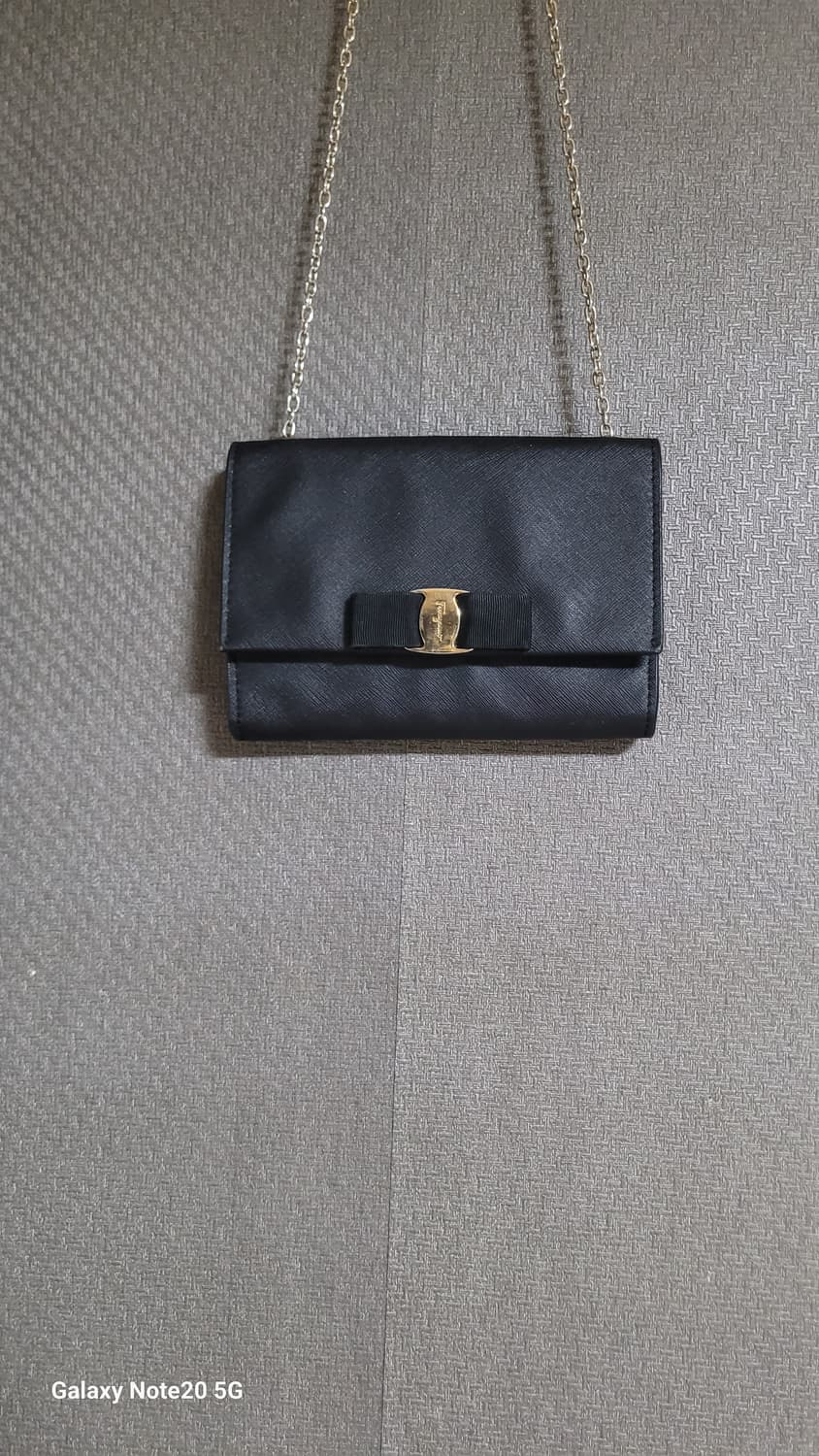 페레가모 바라 리본 크로스백 상품이미지1